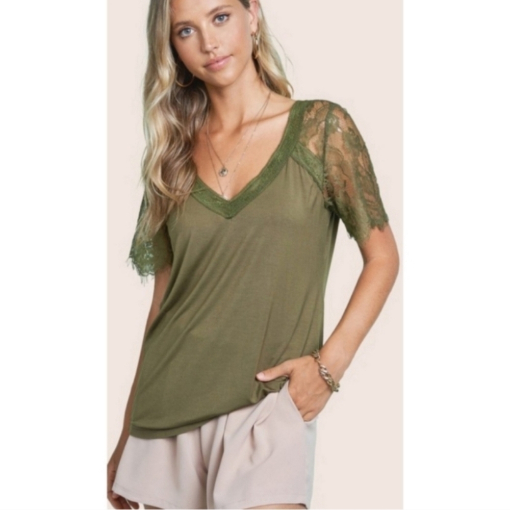 LA MIEL Gorgeous Lace Boho Short Sleeve V-Neck Top•Size Medium•Olive Green